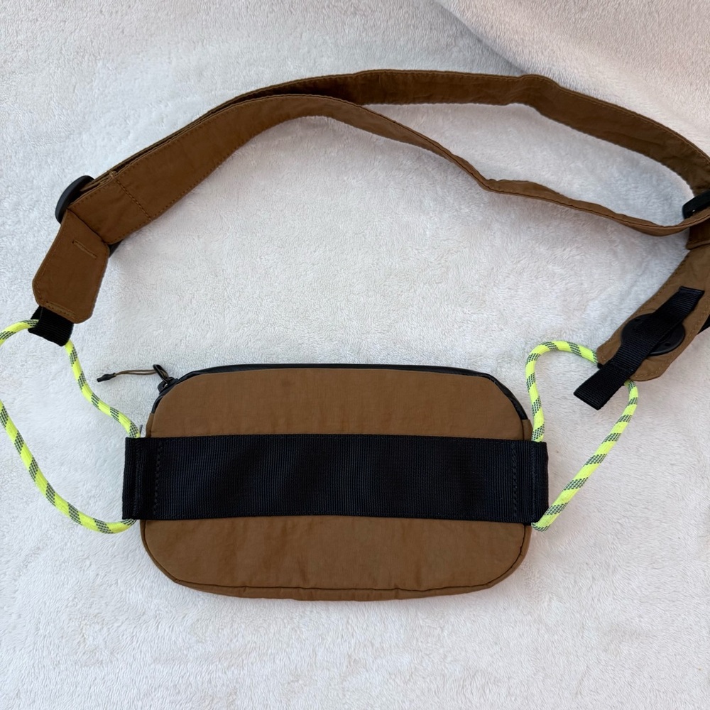 lululemon athletica Pop It Off Crossbody Bag - Picture 2 of 6